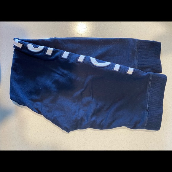 Navy Hollister Leggings- bundle 3+ items get 15% - Picture 2 of 5